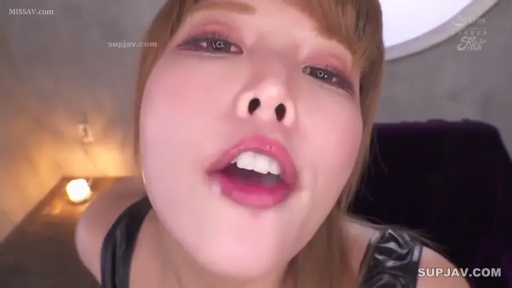 室内 · 身をかがめる · 一人称視点 · 口を開け · 顔のクローズアップ · レンズを見つめて · 黑色亮面背心