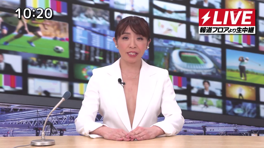 抚摸 · 马赛克 · 陶醉 · 沙发 · 内衣 · M字开腿 · 客厅沙发 · 阴部（马赛克）