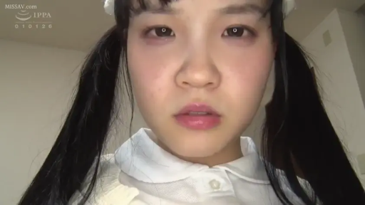 展示 · 臀部 · 多人 · 户外 · 笑容 · 背影 · 泳装 · 泳衣