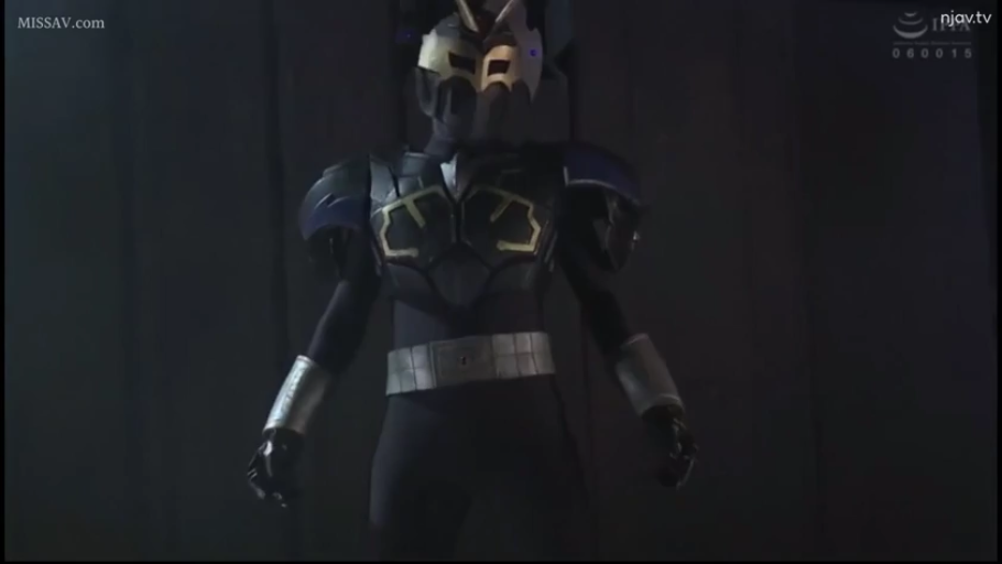 室内 · 站立 · 半身 · 特摄服