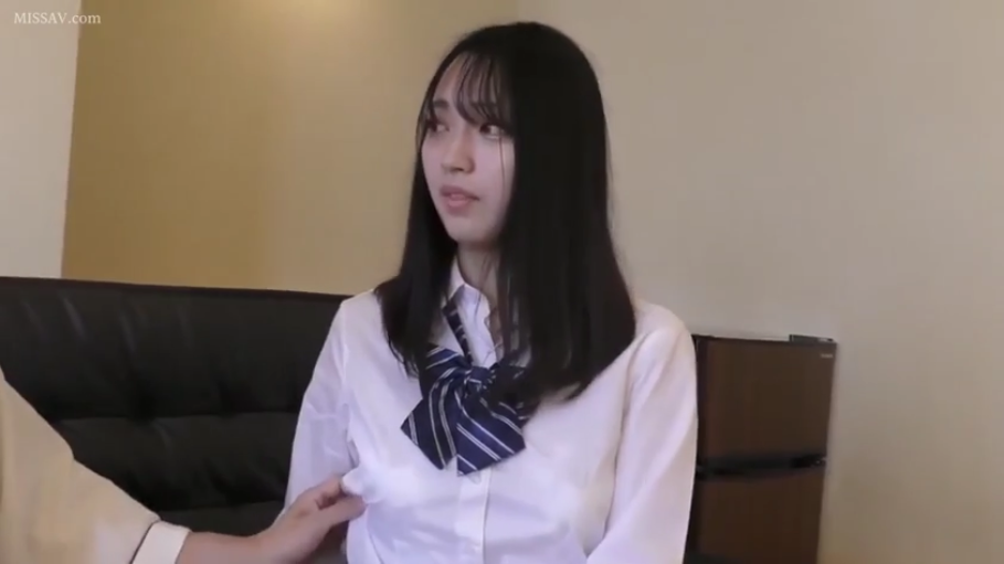 室内 · 侧身 · 弯腰 · 床 · 裸体 · 长发 · 中性 · 起身
