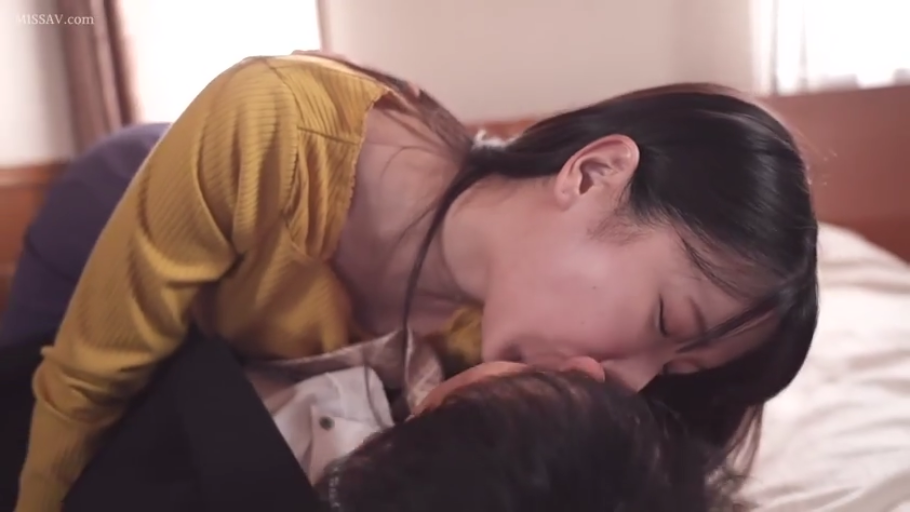 第一视角 · 卧室 · 口交 · 闭眼 · 跪姿 · 嘴部 · 阴茎 · 红色内衣
