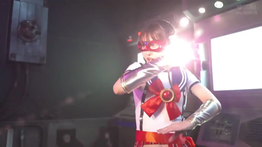 全身 · 微笑 · Cosplay服 · 特摄题材 · 実験室のセット · 人質に取られる · 表演 · 怪物皮套