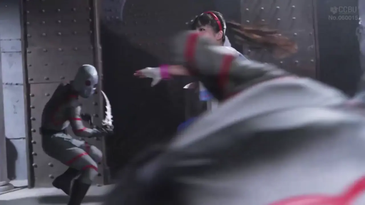 全景 · bodysuit · 战斗姿态 · 特摄 · 长棍 · 工业风室内 · 群戏