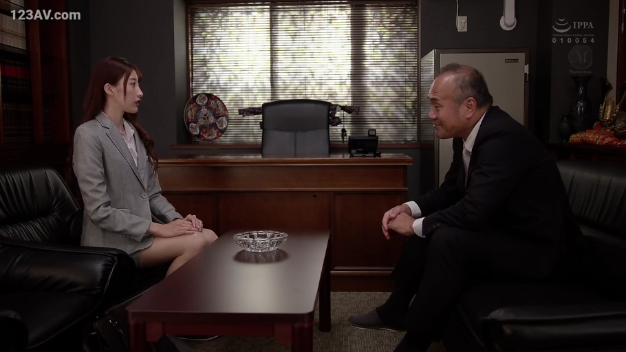 室内 · 瓷盘 · 静物特写 · 空镜头