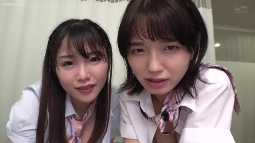 室内 · 俯身 · 脸部特写 · 制服 · 凝视