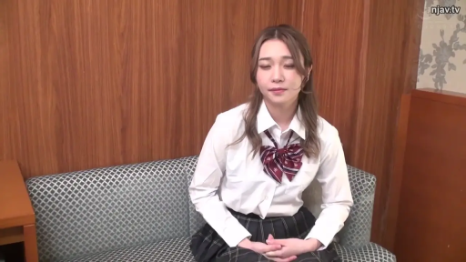 坐姿 · 平静 · 静坐 · JK制服 · 室内沙发 · 日系清纯