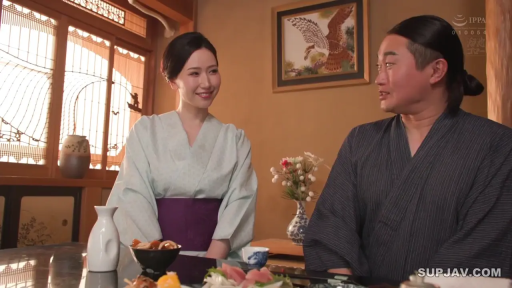 Sitting Posture · Conversation · Japanese-style room · Medium shot · Smile · 和服 · 酒具 · 日式