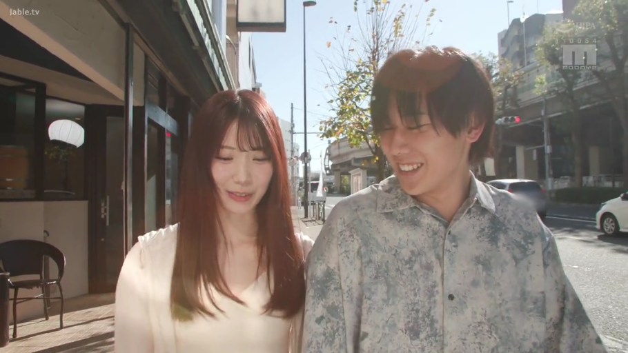 半身 · 街道 · 休闲服 · 并肩行走