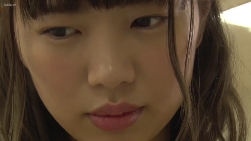 室内 · 面部 · 頭を下げる · 注視 · 大特写 · 不明 · 忧愁