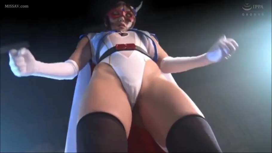 严肃 · 展示 · 站姿 · 摄影棚 · 裆部 · 紧身衣 · 面具 · 仰角