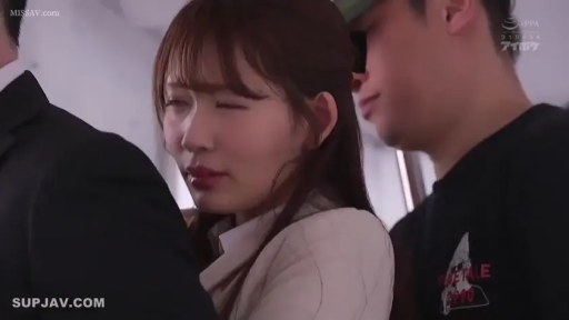 Close-up of the face · Standing Posture · Business attire · Train groping pervert · Forbearance · 电车 · 拥挤