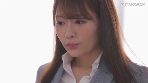 室内 · 瞑想 · 憂鬱 · 顔 · 职场女性 · グレー職業スーツ · 平视