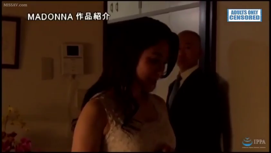 站立 · 中景 · 微笑 · 有码 · 玄关 · 蕾丝裙 · 入室 · 对讲机