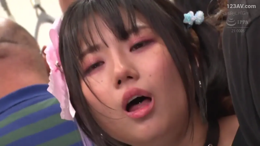 室内 · 坐姿 · 脸部特写 · 痴汉 · 高潮 · 失神 · 发饰