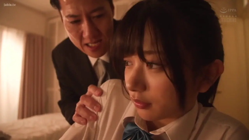 卧室 · 面部特写 · 制服