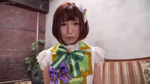 站立 · 半身 · 拘谨 · 注视 · 房间 · 蝴蝶结 · 偶像服 · 偶像