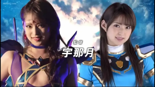 微笑 · 面对镜头 · 半身 · 影棚 · 并排站立 · 特摄片 · 角色扮演服装