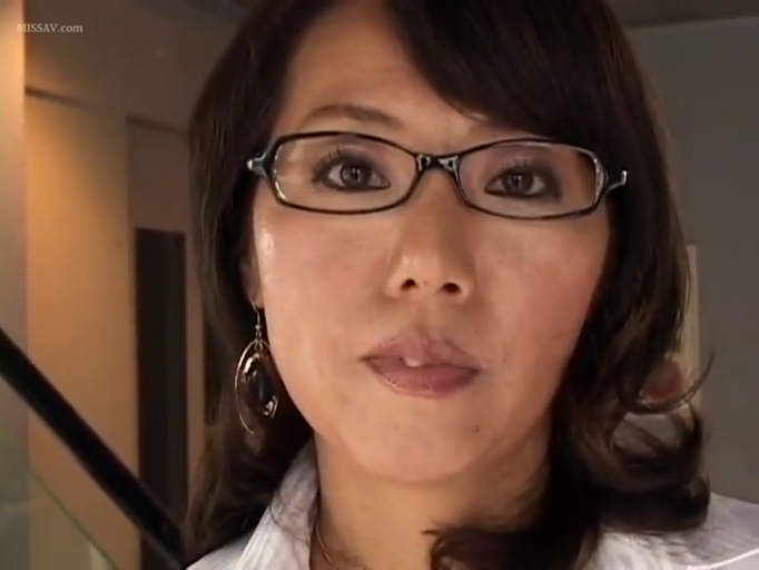 和室 · 性行为 · 女仆装 · 臀部特写 · 榻榻米 · 跨坐 · 俯拍
