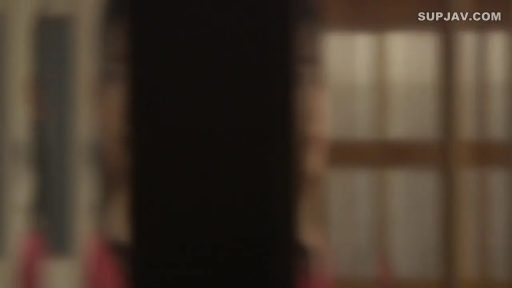 室内 · 面部 · 站立 · 注視 · ぼかし · 窓 · 红色上衣 · 意境