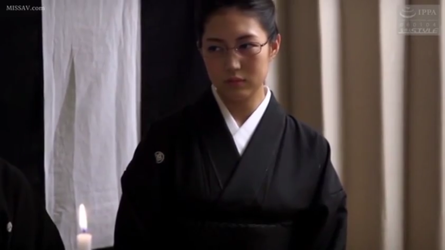 室内 · 陶醉 · 深色毛衣 · 亲密 · 搂抱 · 摸胸 · 揉奶特写