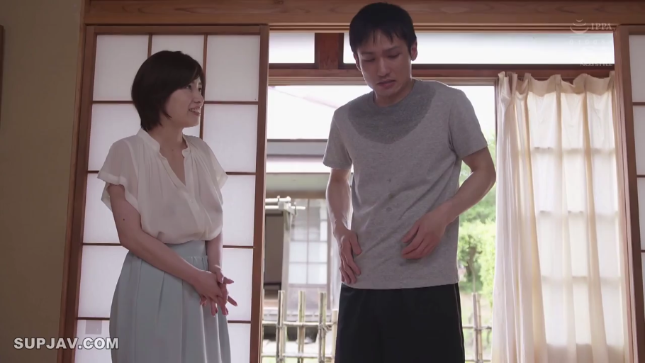 室内 · 脸部 · 侧身 · 成人内容 · 呻吟 · 哭泣 · 吊带