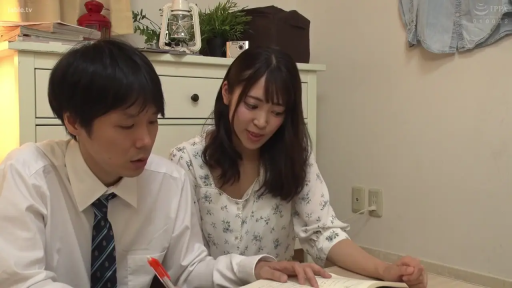 电车 · 面部 · 站立 · 站立 · 微笑 · 电车痴汉 · 深色毛衣
