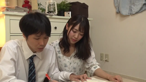 走廊 · 接吻 · 伸舌 · 无袖衫 · 工牌 · 站立拥抱 · 职场羞辱 · 法式深吻