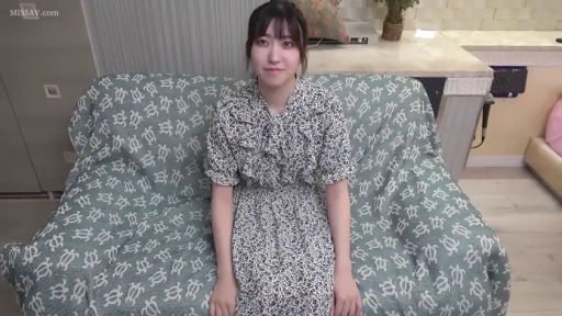 仰卧 · 室内沙发 · 乳房 · 润滑油 · 挑逗 · 吐舌 · 黑色吊带 · 恋物