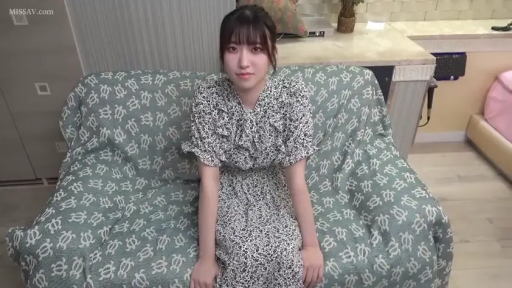 站立 · 陶醉 · 红色内衣 · 上半身 · 仓库 · 铁笼 · 揉搓乳房 · 黑人