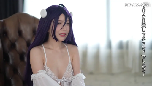 教室 · 中景 · 站姿 · 露底 · 书本 · 灰色西装 · 抗拒 · 强制猥亵