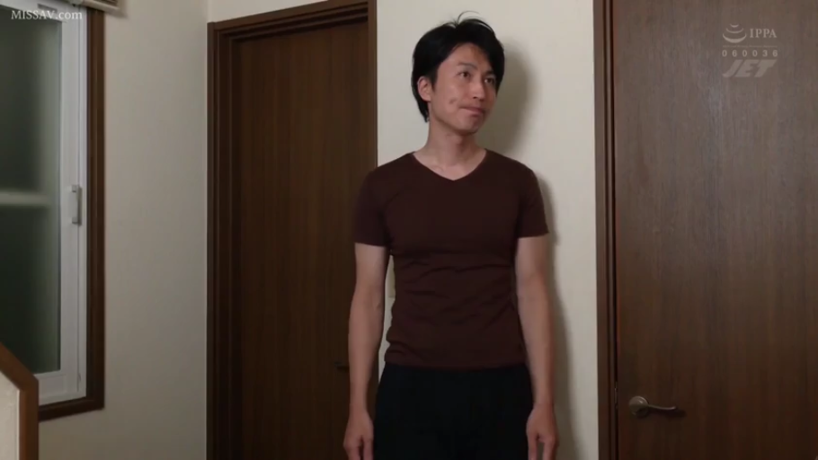 全身 · 站姿 · 盆栽 · 摄影棚 · 俯视 · 女尊 · 露乳赛车服 · 跨下跪拜