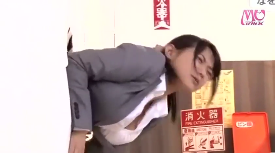 坐姿 · 胸部 · 专注 · 全裸 · 客厅 · 双人 · 揉胸