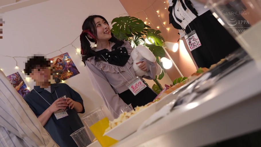 室内 · 面部 · 仰卧 · BDSM · 痛苦 · 内衣 · 束缚 · 球塞