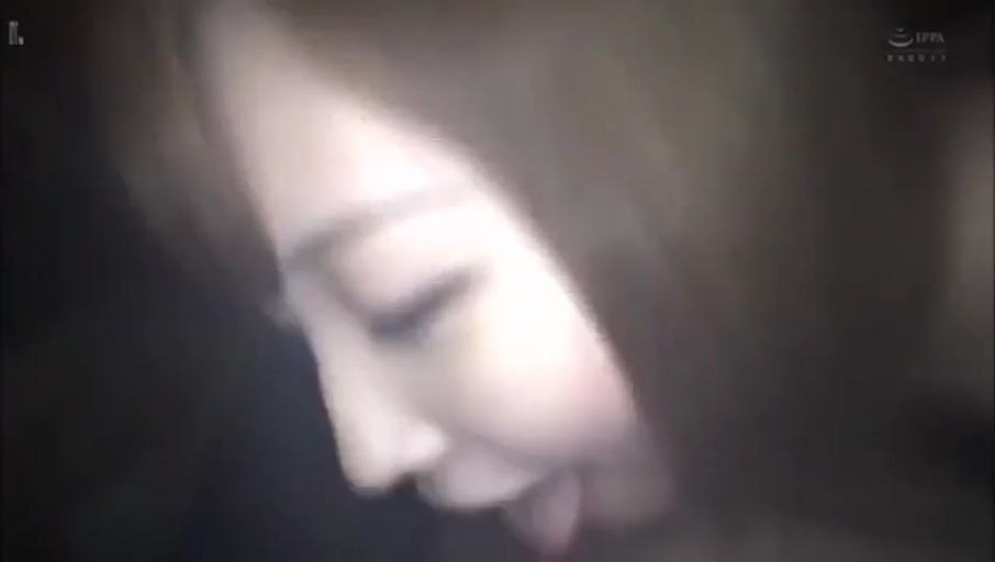 室内 · 俯身 · 脸部特写 · 口交 · 享受 · 亚洲人