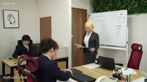 专业 · 包臀裙 · 办公室 · 白板 · 全景 · 演示 · 站立与坐姿 · 职场场景