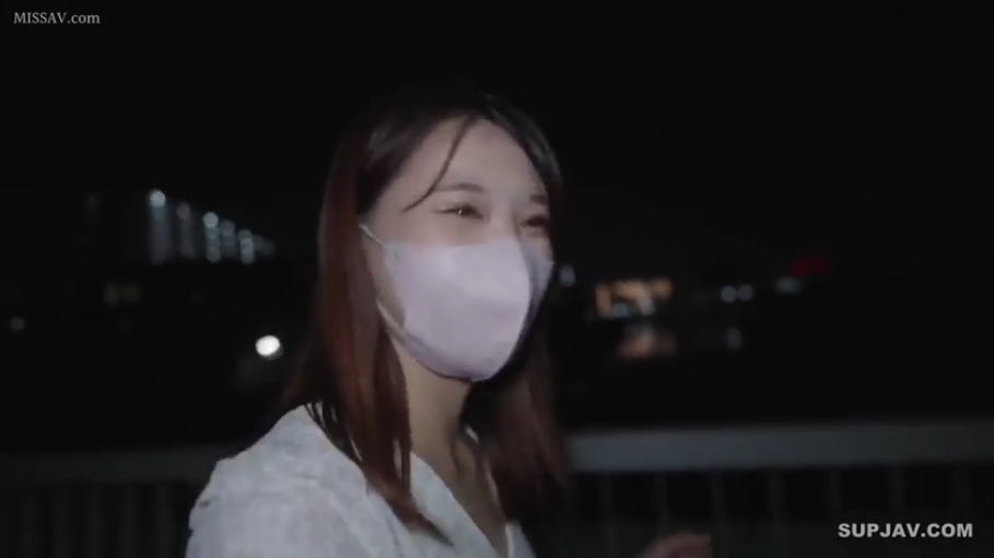 站姿 · 教室 · 性行为 · 微笑 · 半裸 · 椅子 · 师生题材