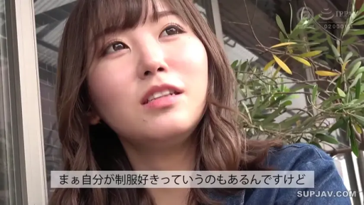 自然 · 谈话 · 仰视 · 头部特写 · 有水印 · 牛仔外套 · バルコニー · 植物