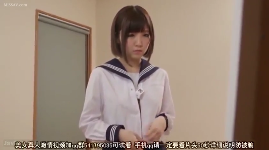 室内 · 忧郁 · 站姿 · 半身 · 水手服 · 短发 · 静止