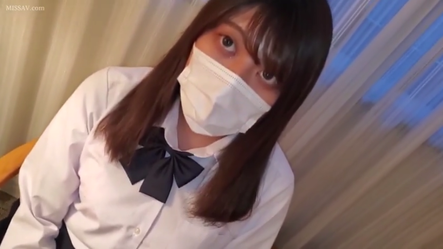 室内 · 坐姿 · 脸部特写 · JK制服 · 长发 · 口罩 · 无表情 · 直视
