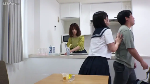 厨房 · 推搡 · 中景 · JK制服