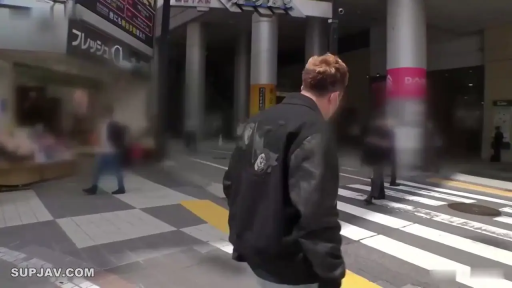 街道 · 黑色夹克