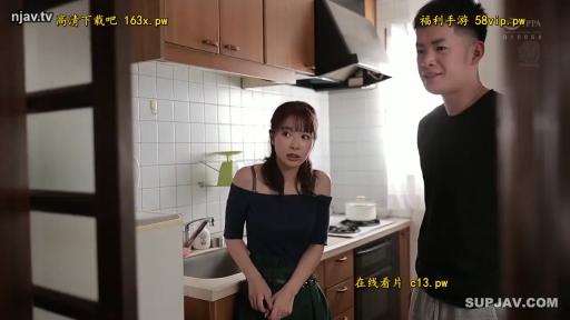 交谈 · 站立 · 剧情 · 厨房 · 露肩上衣 · 担忧 · 厨具