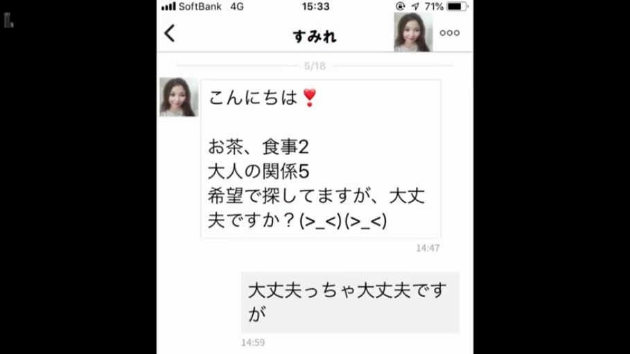 室内 · 站立 · 展示 · 灰色卫衣 · 露脐 · 腹部特写