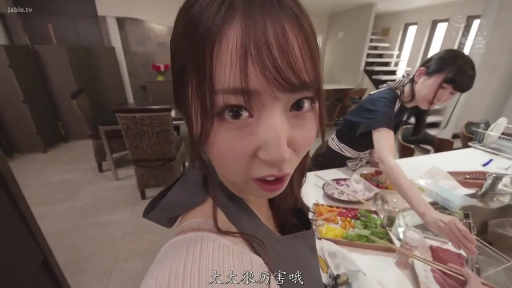 顔部のクローズアップ · 站立 · キッチン · エプロン