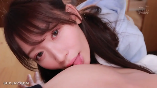 室内 · 面部 · 迷离 · 俯卧 · 特写 · 舔舐 · 蓝色上衣