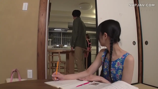 座り姿勢 · 侧头回望 · プロット · 学習 · 笔记本 · 碎花无袖上衣 · 和式住宅