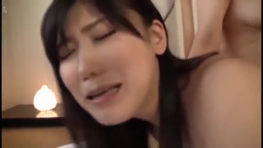 Close-up of the face · Fully nude · Bedroom · 性行为 · 后入式 · Desk lamp · 愉悦表情