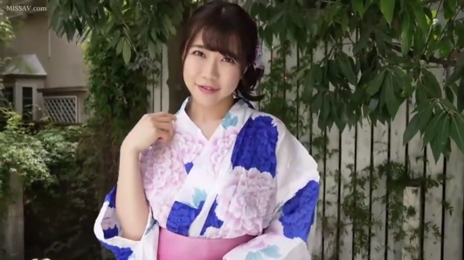 站姿 · 微笑 · 户外 · 注视镜头 · 日系 · 浴衣 · 半身照