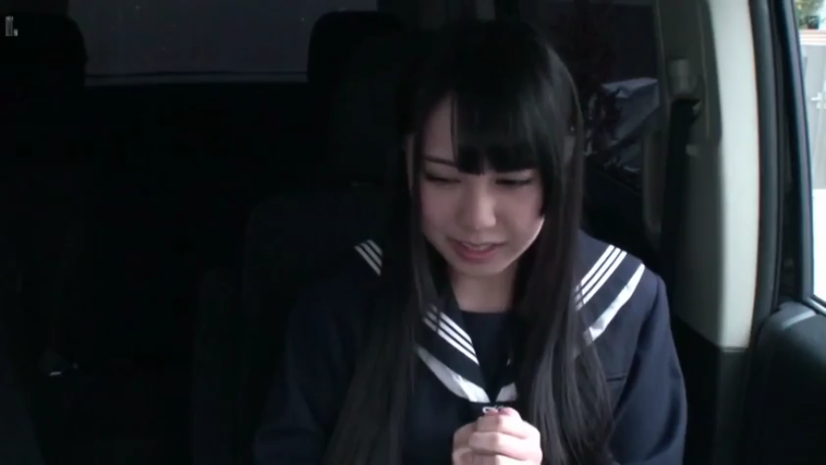 坐姿 · 面部 · 羞涩 · 车内 · 水手服 · 安全带 · 双手交叠